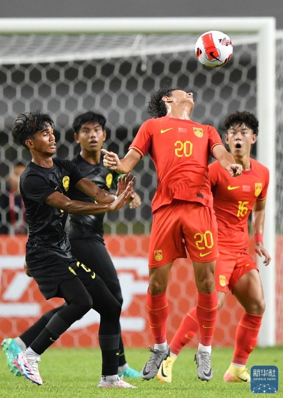 开云体育app-足球比赛中球队展现了对手无法战胜的力量