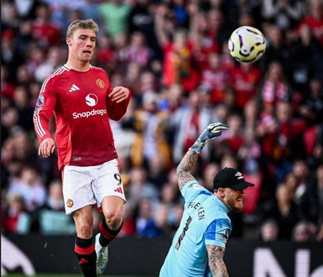 关于曼联尴尬输球，主帅执教风云不定的信息