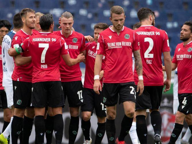 柏林赫塔在客场遭遇挑战,难以取胜 柏林赫塔在客场遭遇挑战,难以取胜