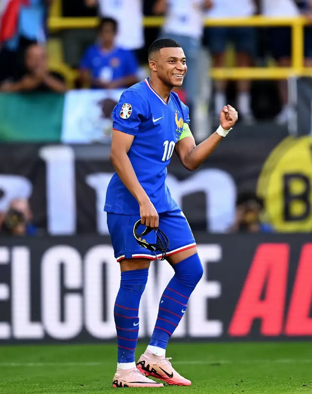 关于波兰主场大捷，欧洲杯八强席位尘埃落定的信息