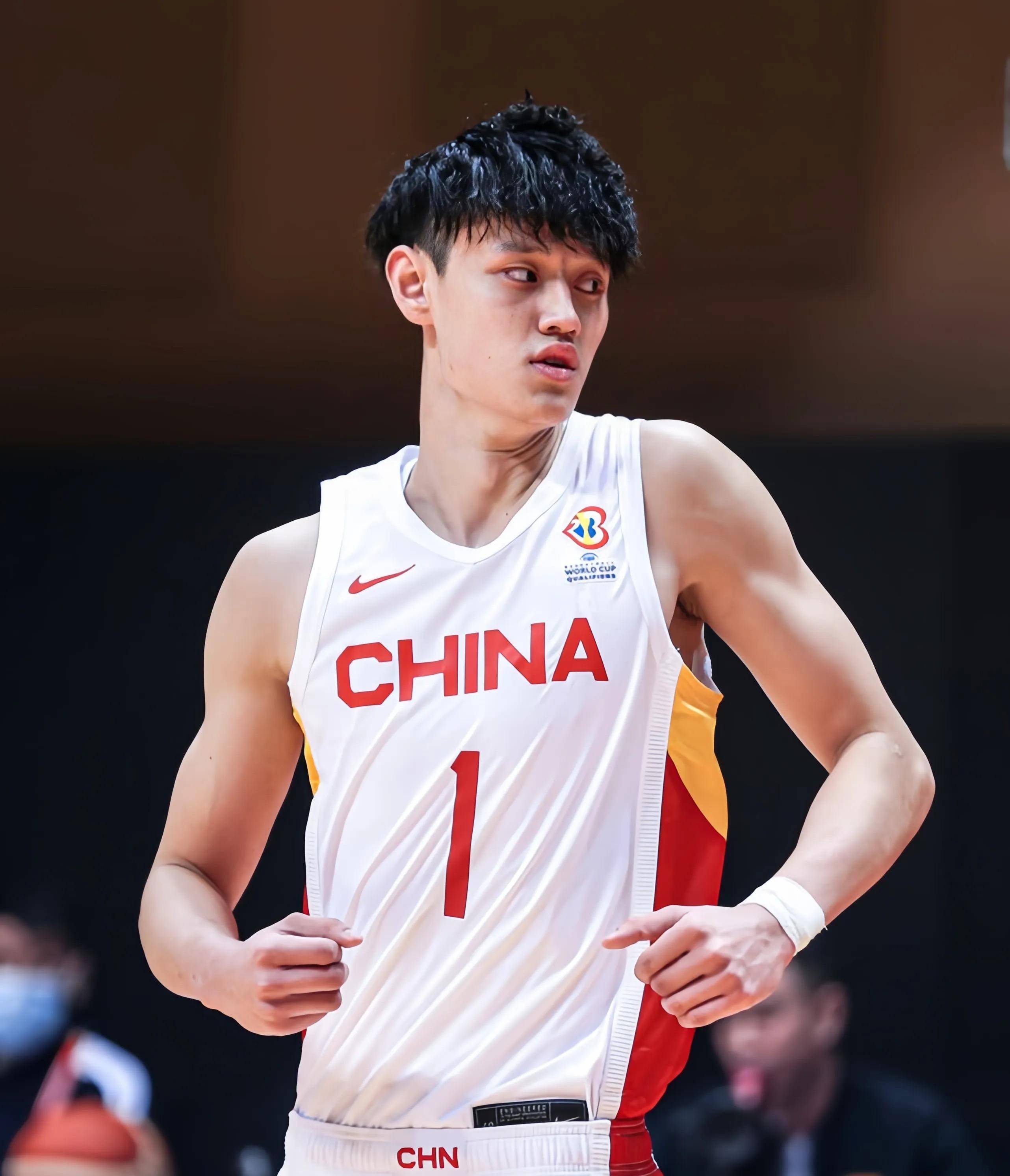 开云体育下载-包含篮球明星再添新秀，男篮队备战壮大篮球运动实力的词条