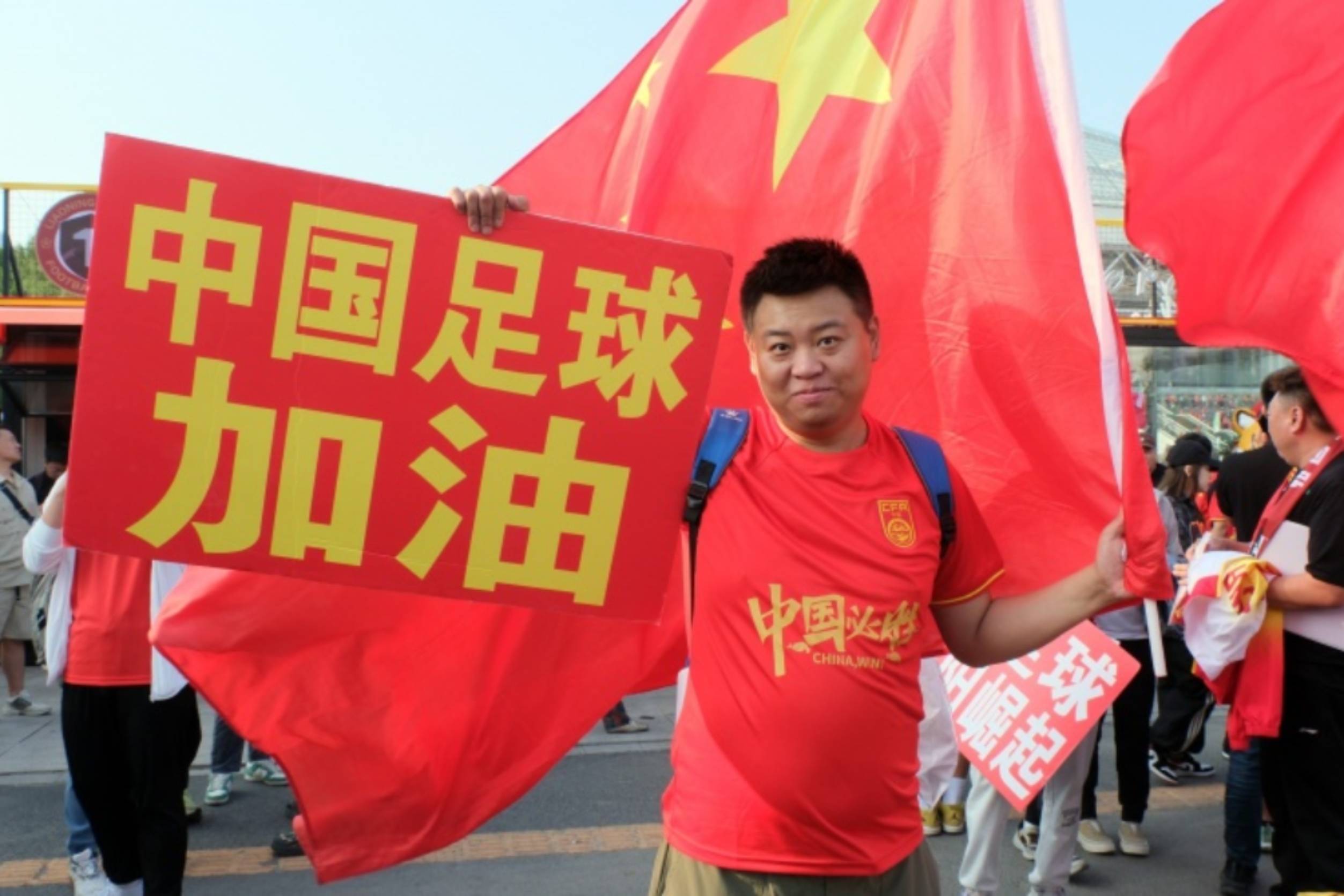 中国球员在最新比赛中大放异彩，展现国际水平的简单介绍