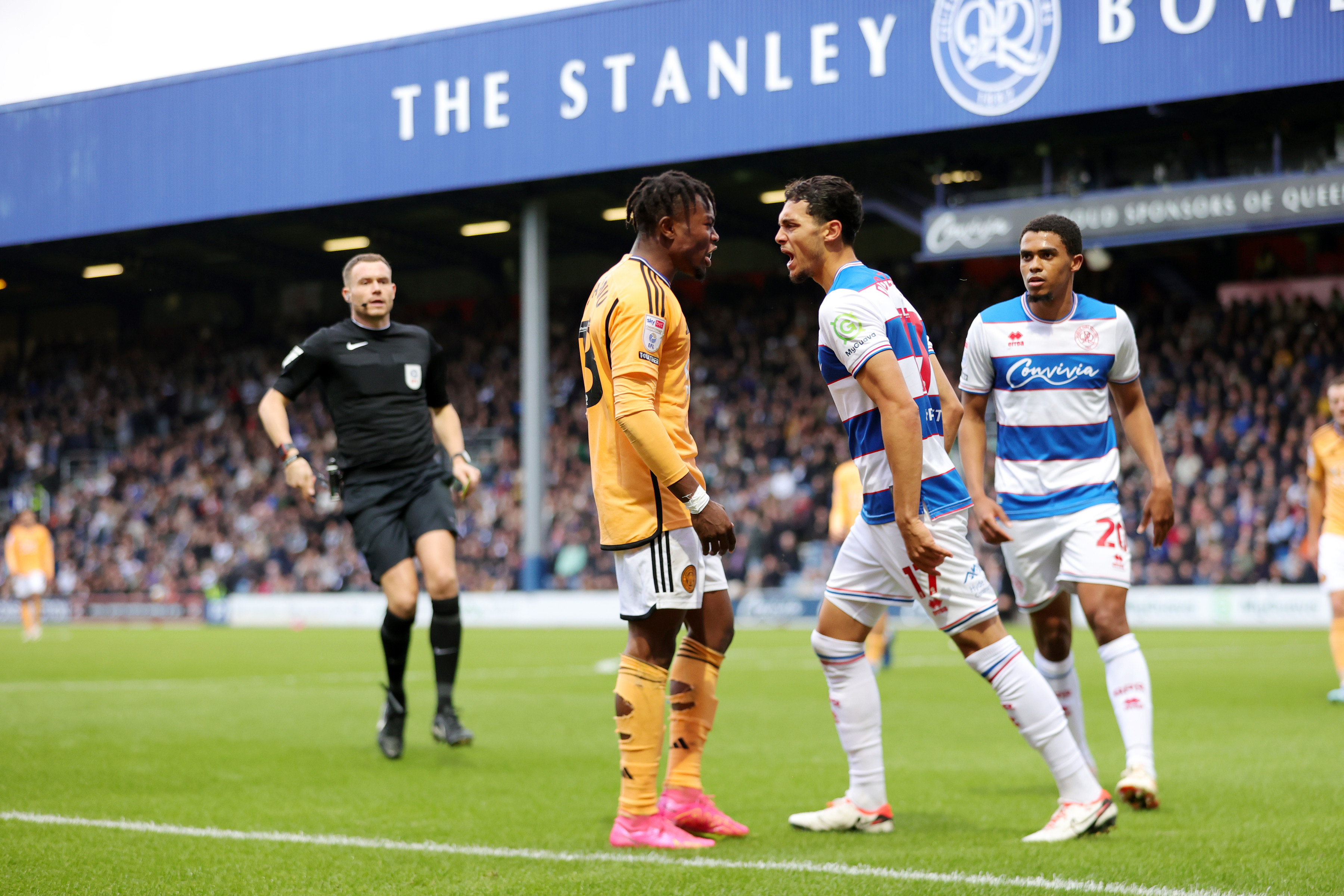 俄罗斯客场取胜，努力保住晋级希望