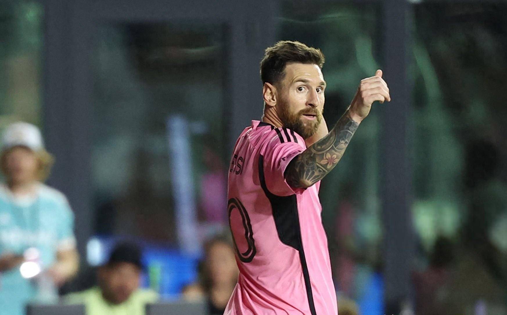 开云体育下载-巴塞罗那梅西助攻破门，赢得比赛