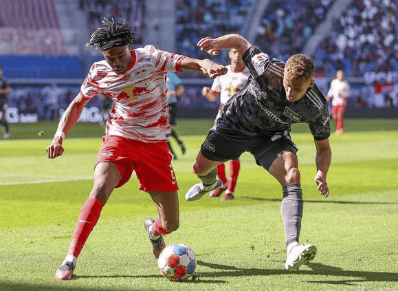 包含勒沃库森客场不敌柏林联合队，遭遇滑铁卢的词条