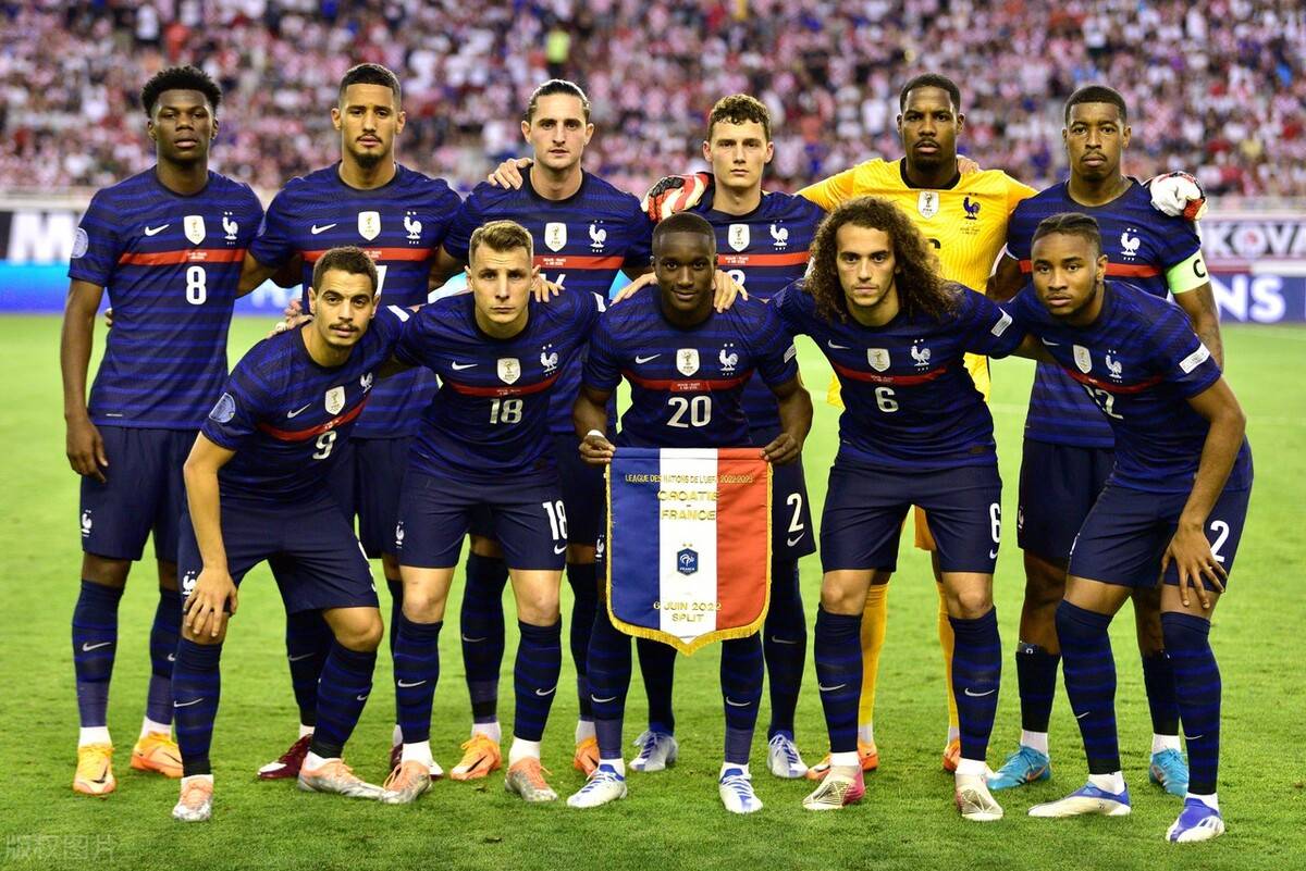 包含欧洲豪强作战成果丰硕，冲击世界杯冠军之路的词条