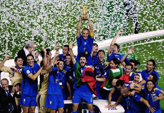 意大利足球赛场上的激烈对抗 意大利足球赛场上的激烈对抗