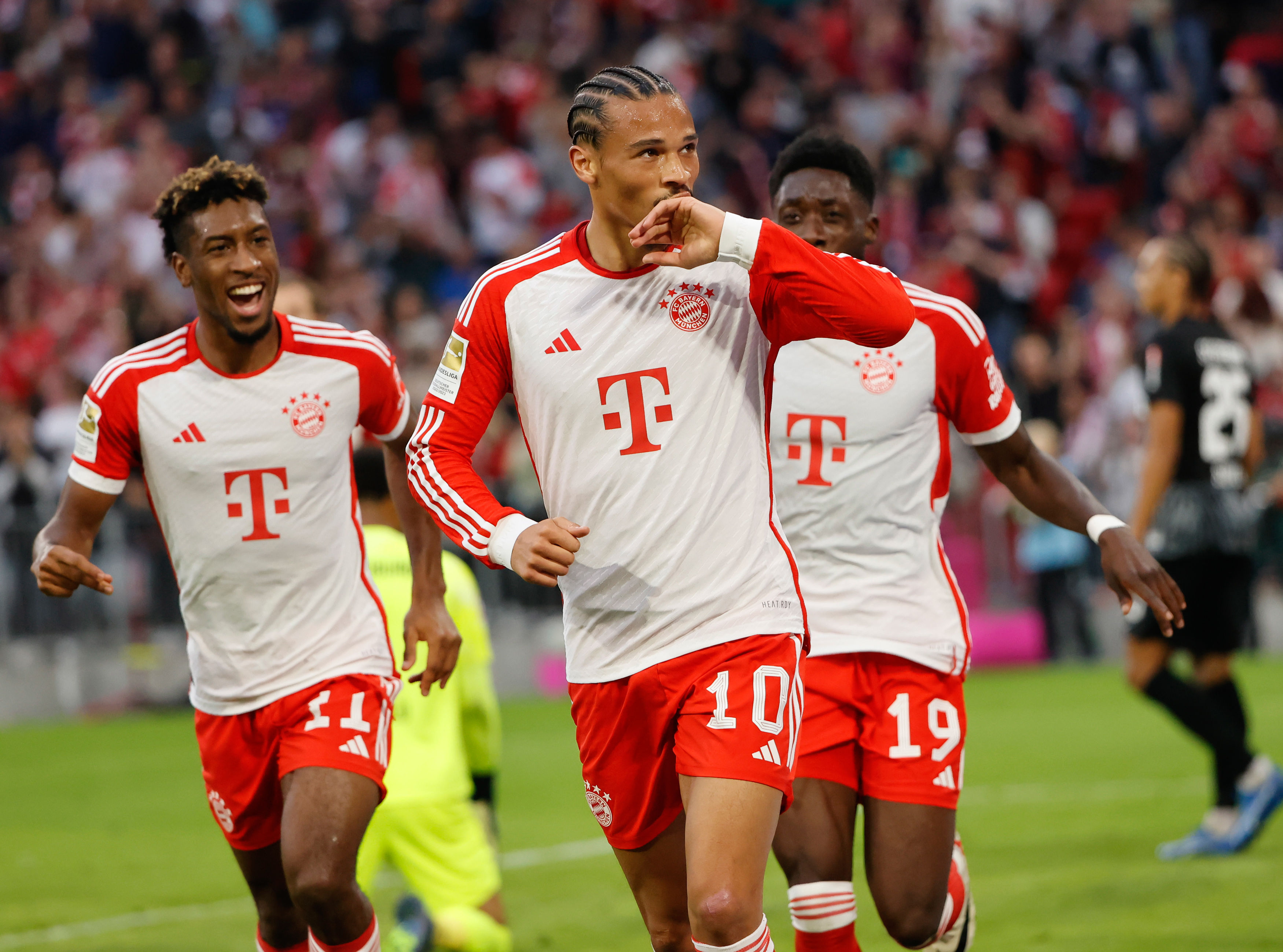 拜仁慕尼黑连续胜利，小组赛晋级在望