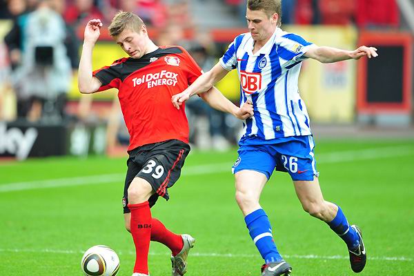 开云平台-柏林赫塔队组织赛前慈善活动