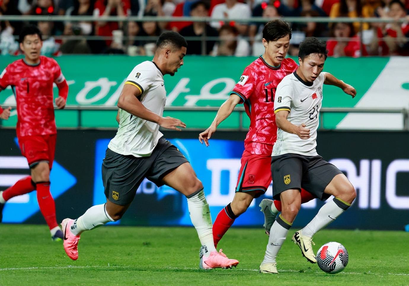 开云体育登录-黑山队取得节节胜利，欧锦赛资格赛实力彰显的简单介绍