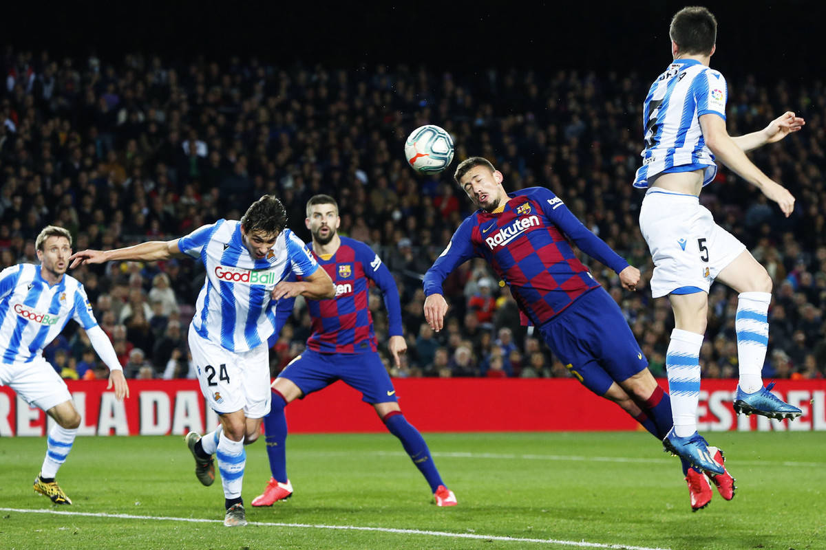 西班牙足球联赛迎来激烈对决，球迷欢呼雀跃