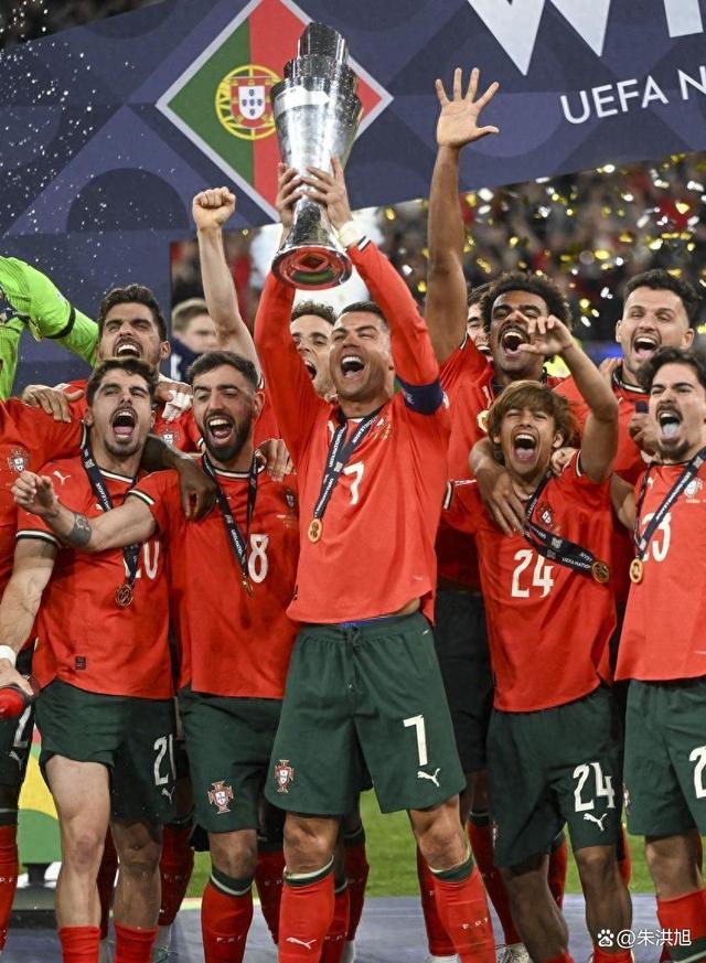 开云体育APP下载-欧国联比赛临时换帅,团队氛围发生变化