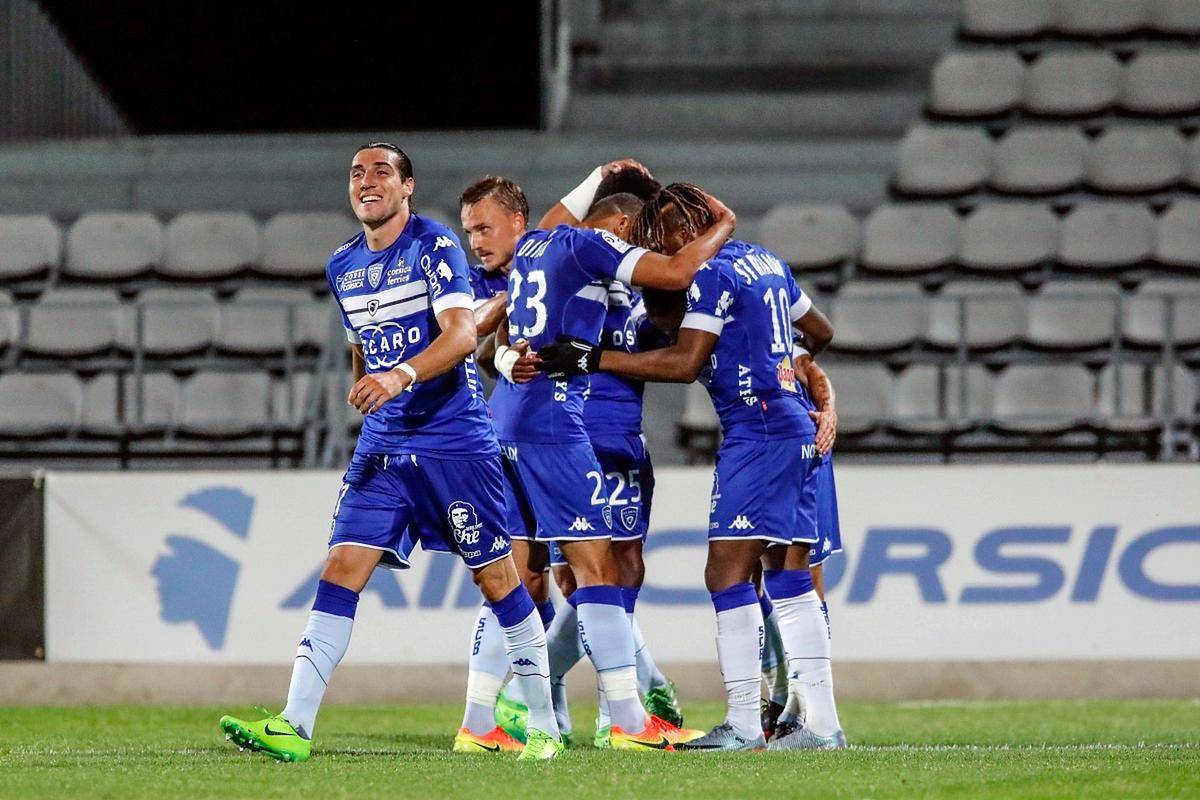 斯托克城客场击败曼城,豪取三分的简单介绍 斯托克城客场击败曼城,豪取三分的简单介绍