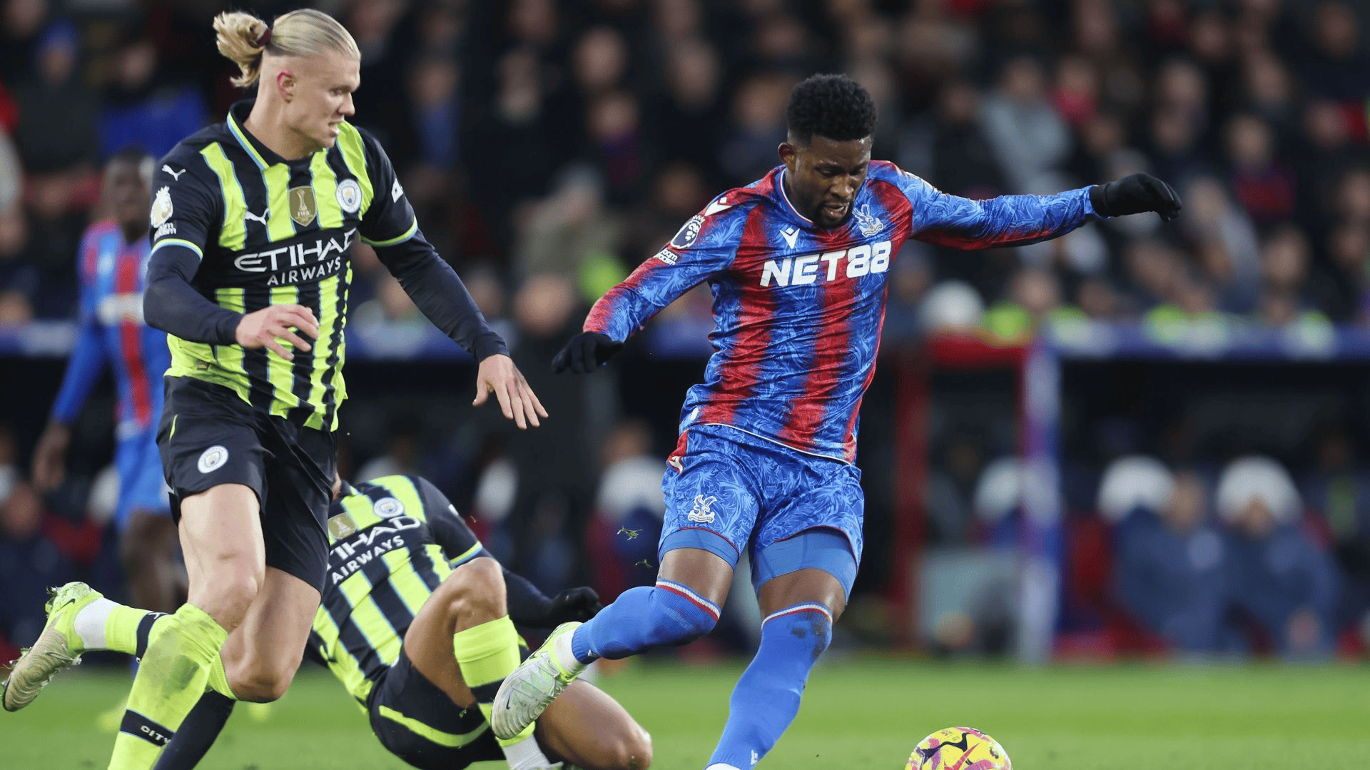 曼城全面压倒，晋级半决赛