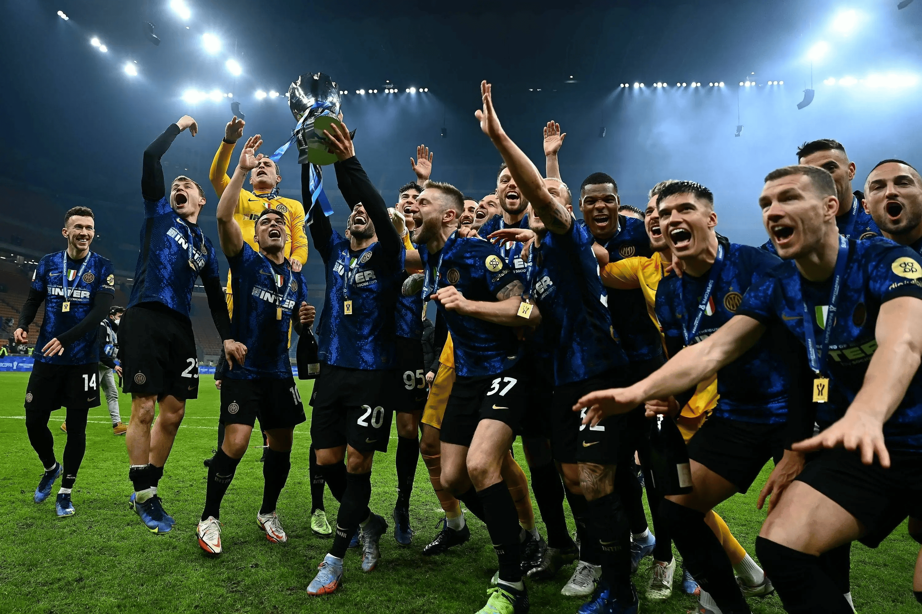 开云体育下载-意甲重磅对决：国足迎战AC米兰，热议不断的简单介绍