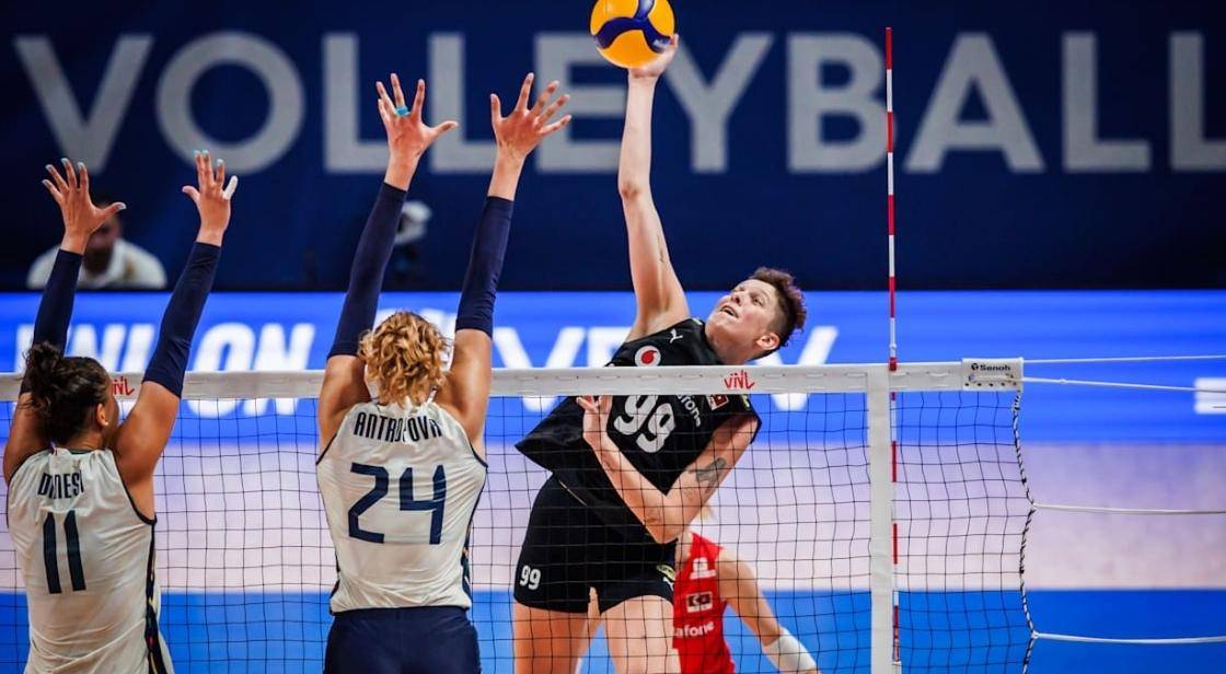 开云体育中国-排球比赛悬念重重，两队势均力敌