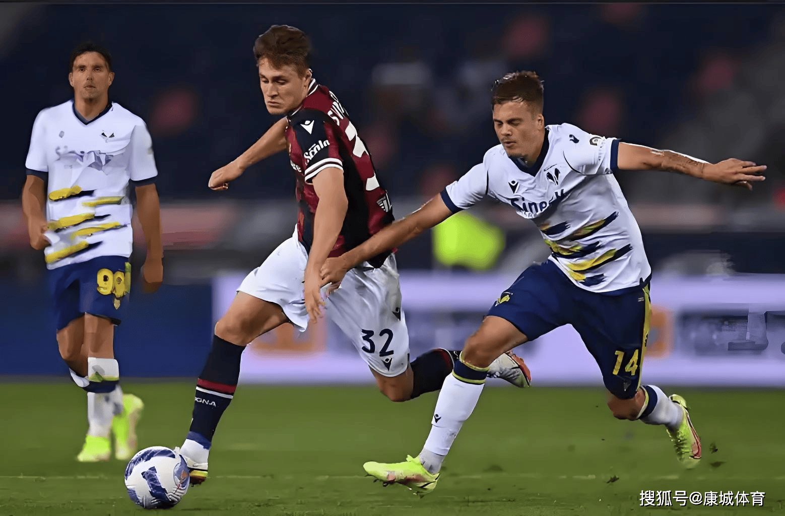 关于卡利亚里客场击败帕尔马，继续保持不败记录的信息