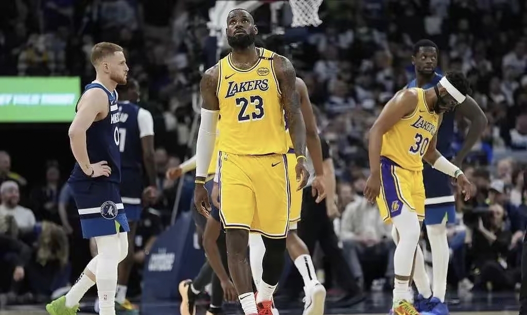 NBA重磅对决:库里迎战詹姆斯,球迷沸腾的简单介绍 NBA重磅对决:库里迎战詹姆斯,球迷沸腾的简单介绍