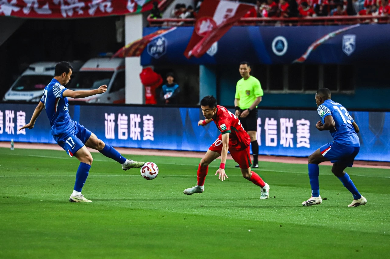 上海绿地申花在客场不敌深圳佳兆业,遭遇失利的简单介绍 上海绿地申花在客场不敌深圳佳兆业,遭遇失利的简单介绍