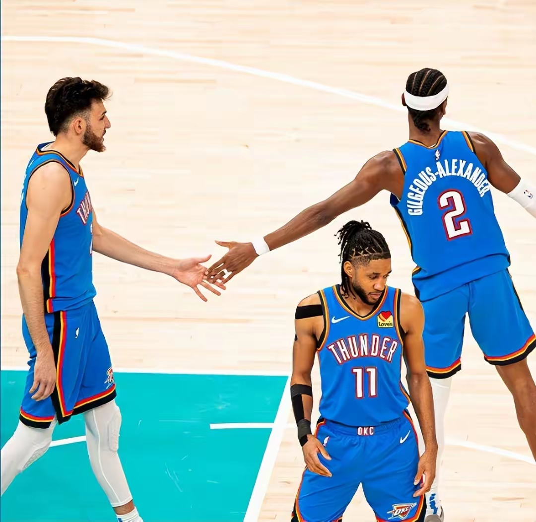 开云体育-灰熊队客场作战，激战四节后险胜对手