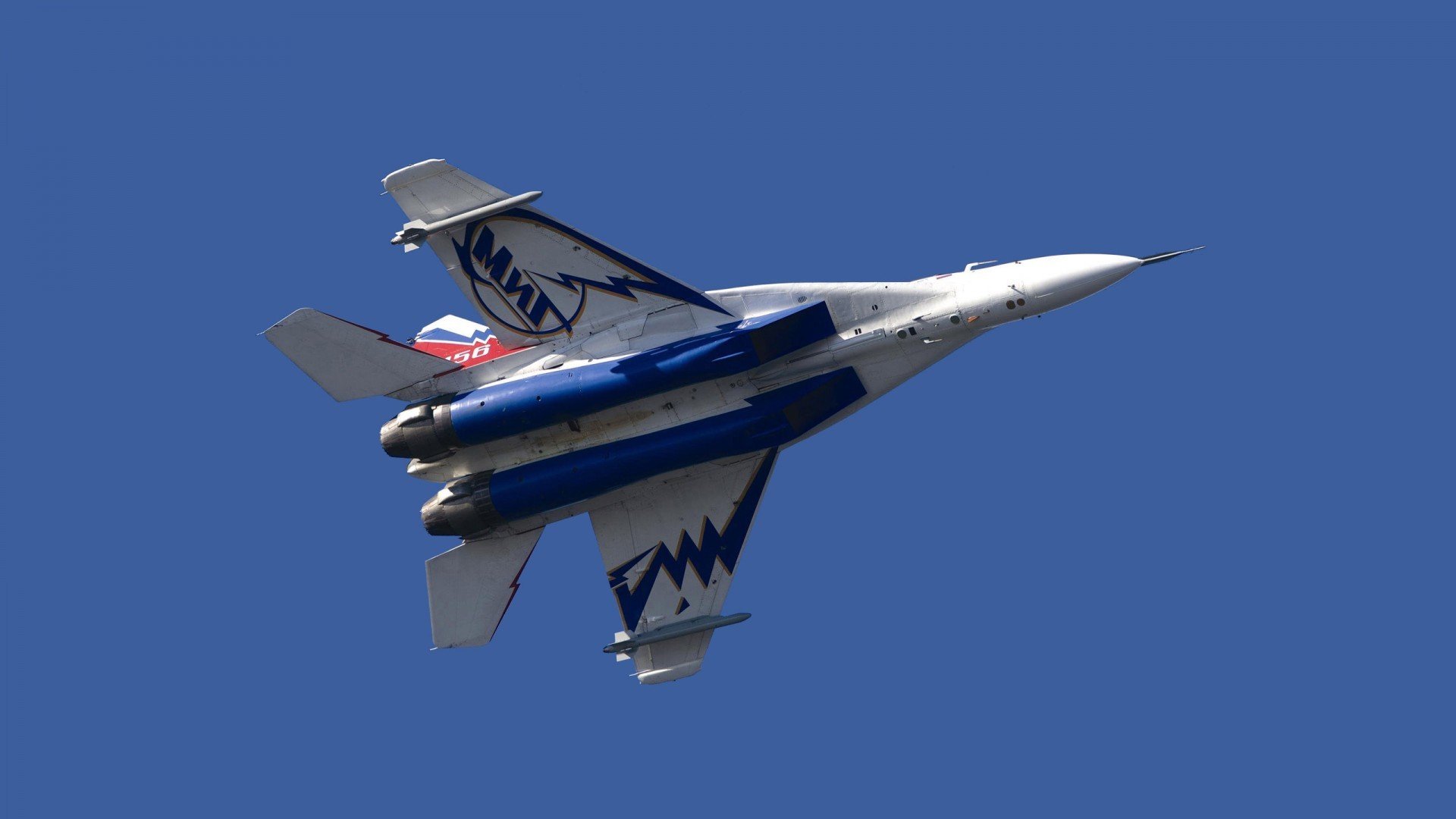 摩洛哥红海淹没蓝武士，本泽马一剑封喉