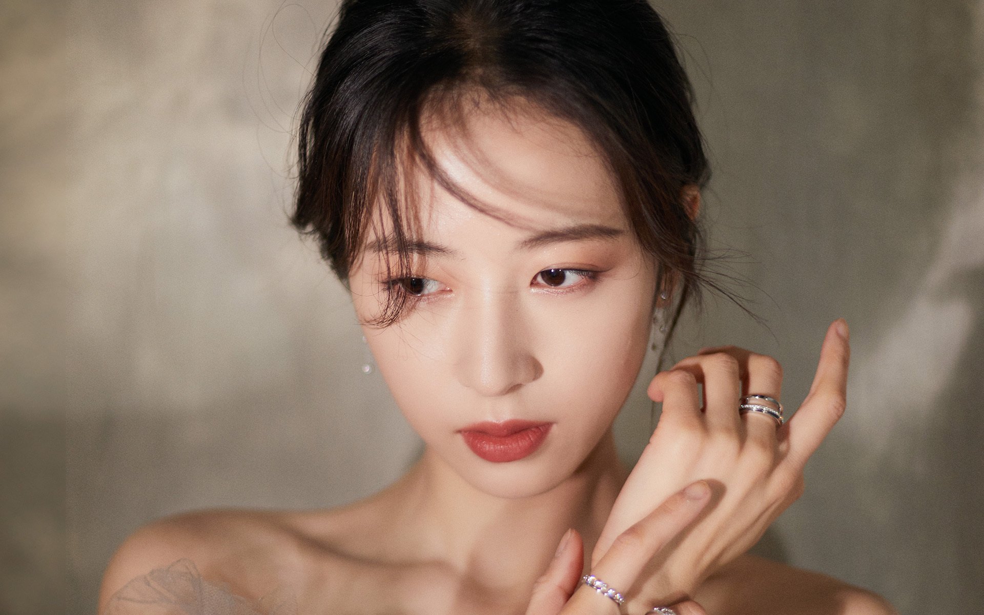 东方闪电与绿色奇迹，上海队关键战突围雷霆，塔图姆点燃中美赛场